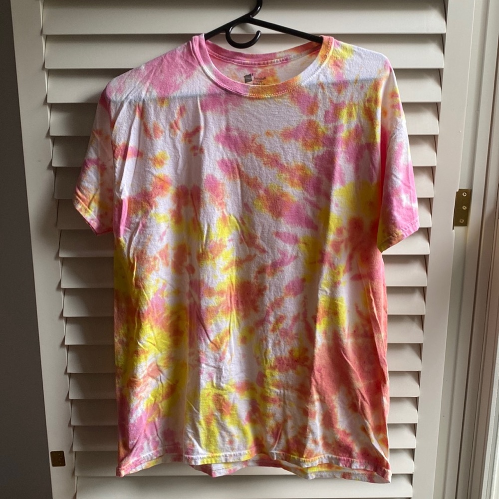 Pink and Yellow Tie-Dye T-Shirt. Hanes Size LARGE. Never Been Worn.